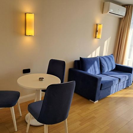 Best House Orbi City Aparthotel Batumi Exterior foto