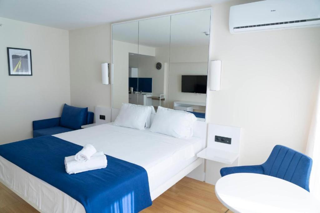 Best House Orbi City Aparthotel Batumi Exterior foto